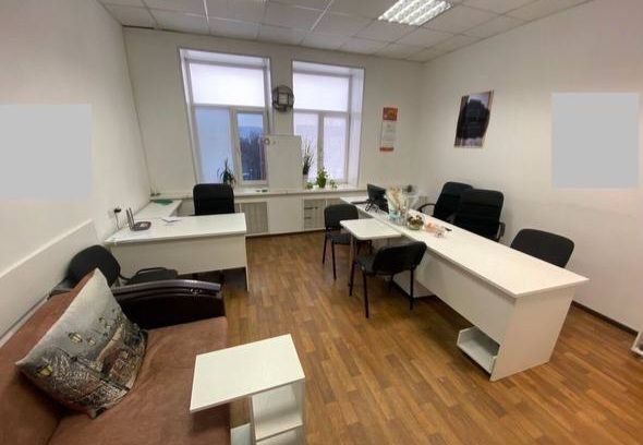 Продаж меблів у використанні, столи, крісла,робочі місця,орг тех,тумба