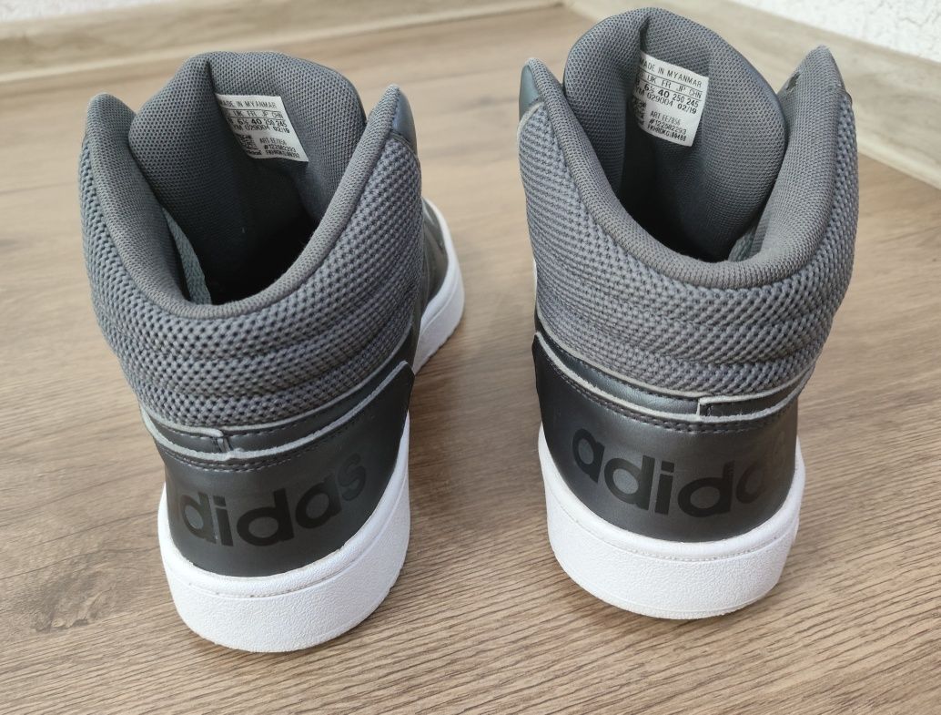 Кроссовки Adidas р.40 стелька 26 см, деми, оригинал