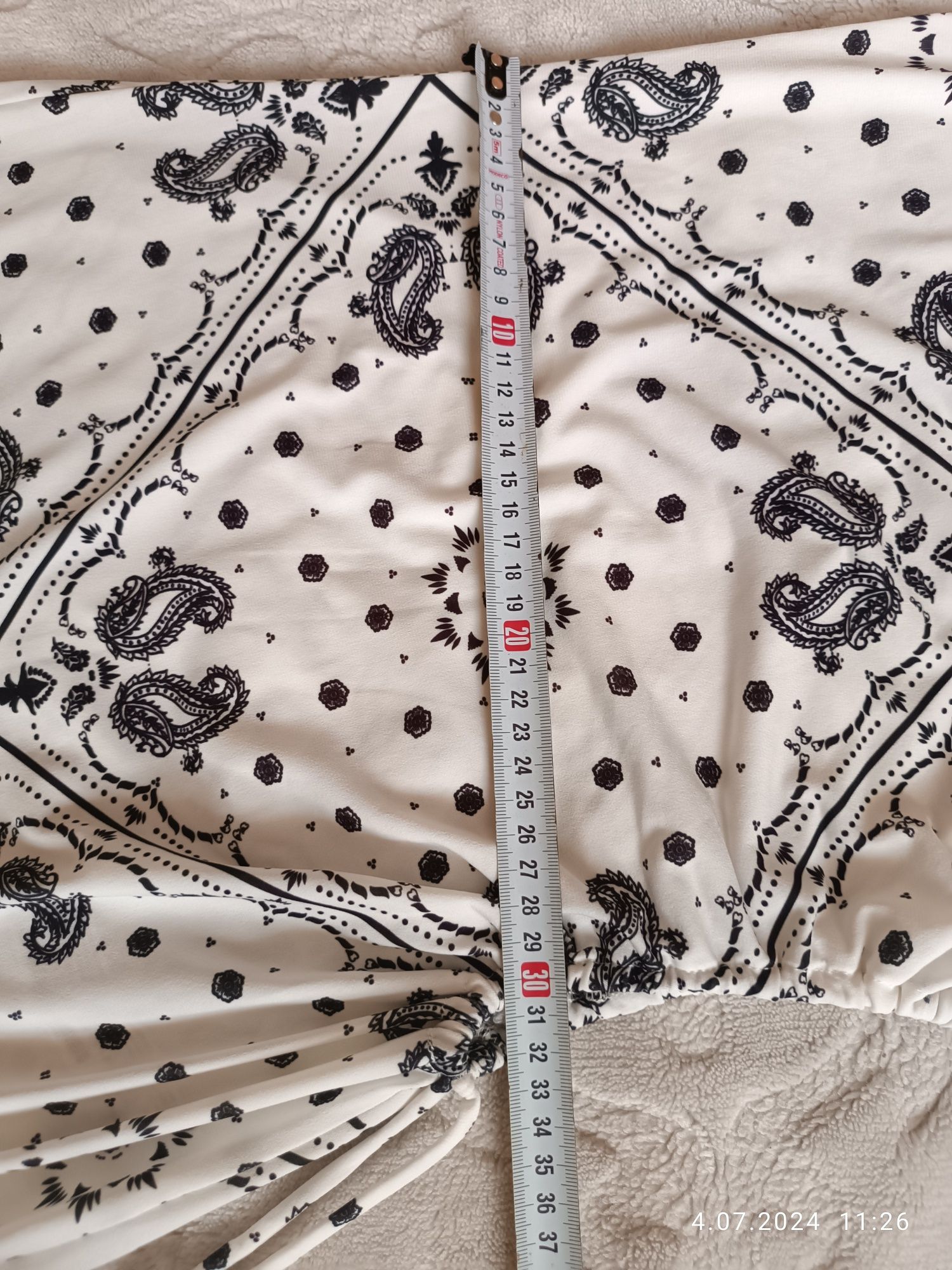 Letnia sukienka. Bershka 
Rozmiar M