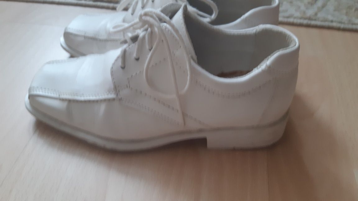 Buty komunijne dla chłopca r.32