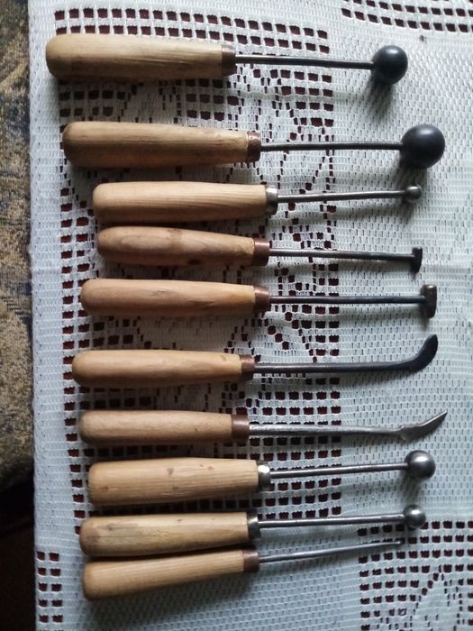 Ручка з різьбою ручна робота