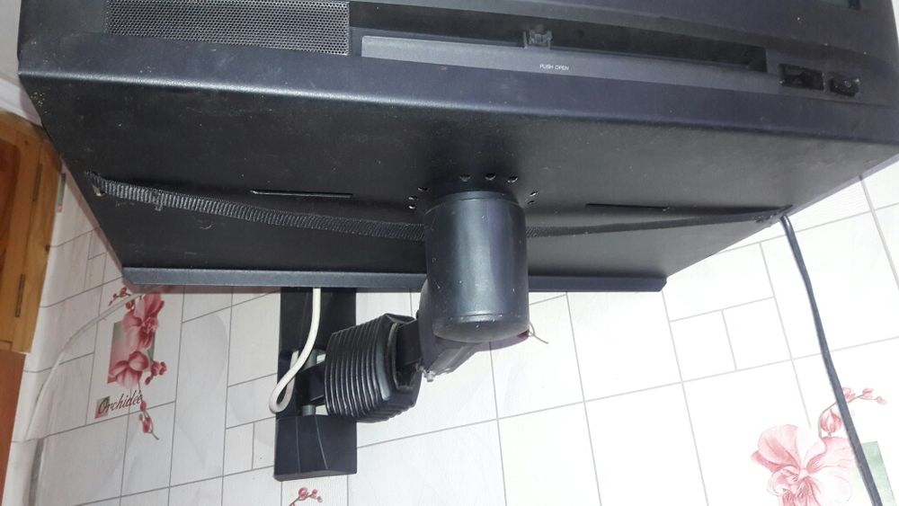 Крепление под телевизор