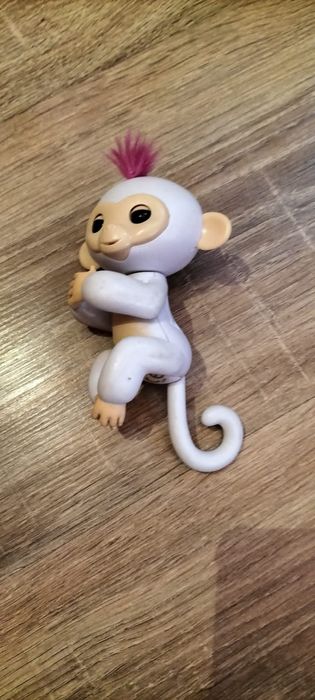 Małpka Fingerlinks interaktywna