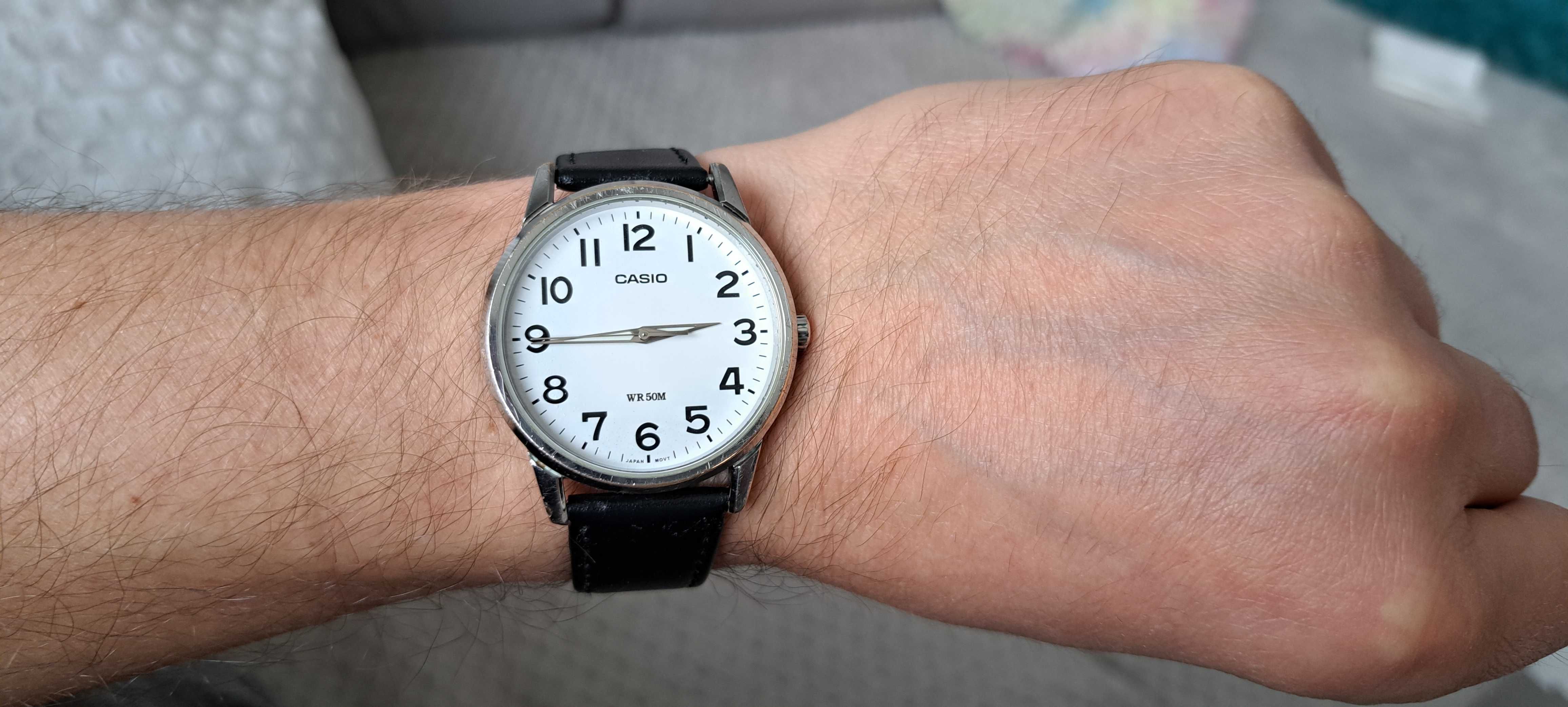 Zegarek Męski Casio MTP-1303L biała tarcza