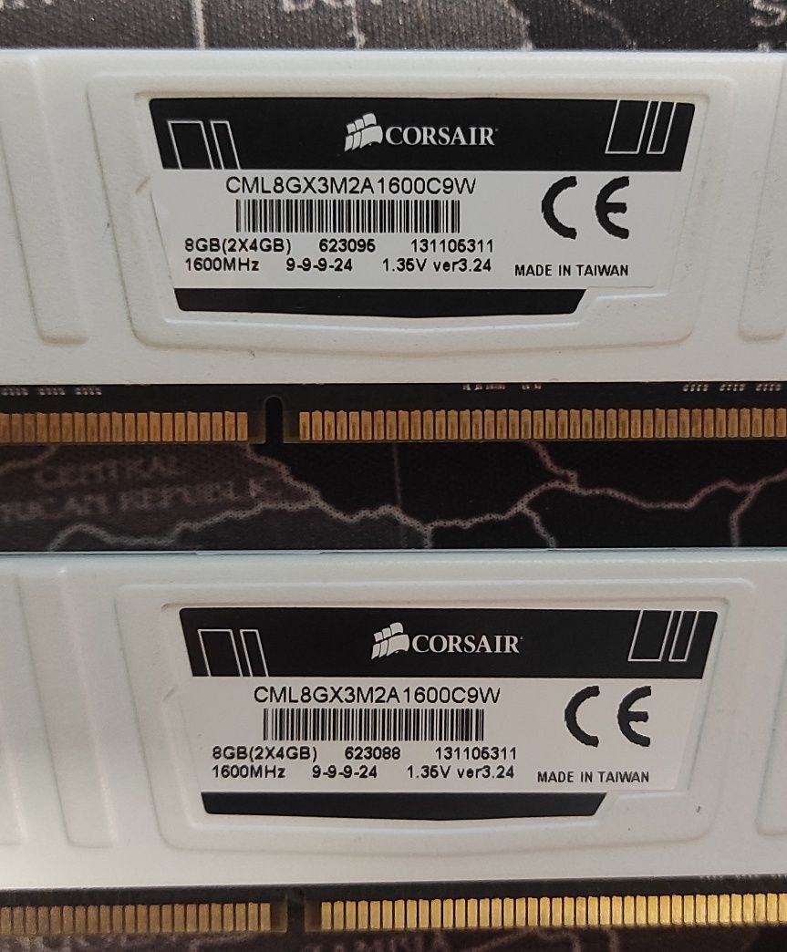 Оперативна пам'ять Corsair DDR3 16 Гб (4*4Гб)