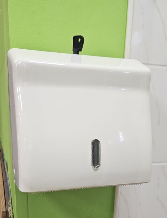 Podajnik na reczniki papierowe