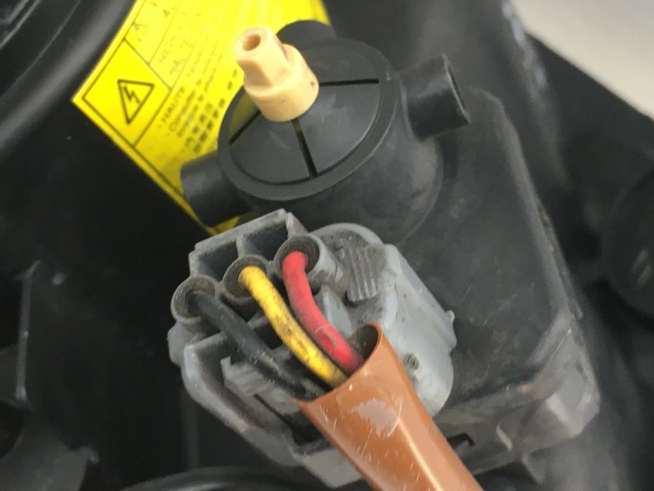 Фара передня ліва CITROEN C-CROSSER 2007-2013 (ксенон) 6208N4