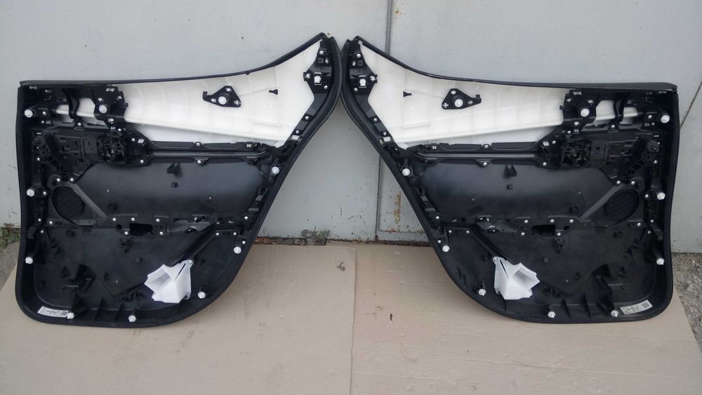 Карты дверей мазда 3 хэтчбек 2018-2025 года mazda 3 накладки на двери