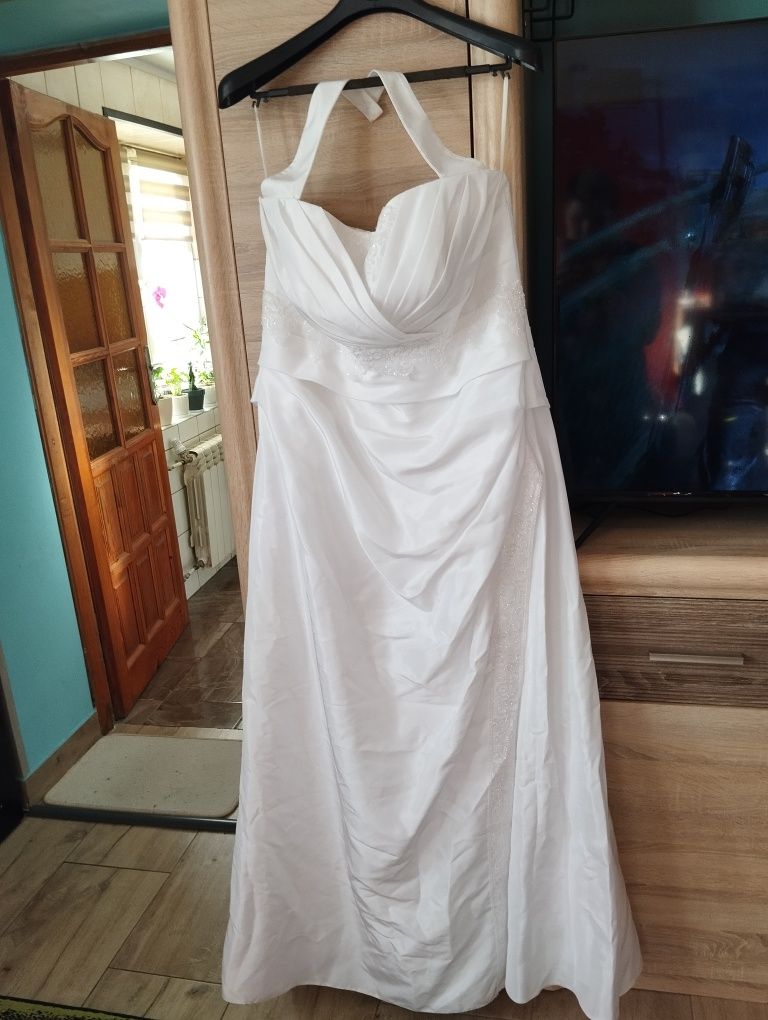 Sukienia ślubna biała 48