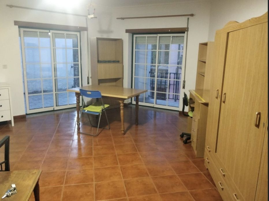 2 quartos junto polo principal da universidade