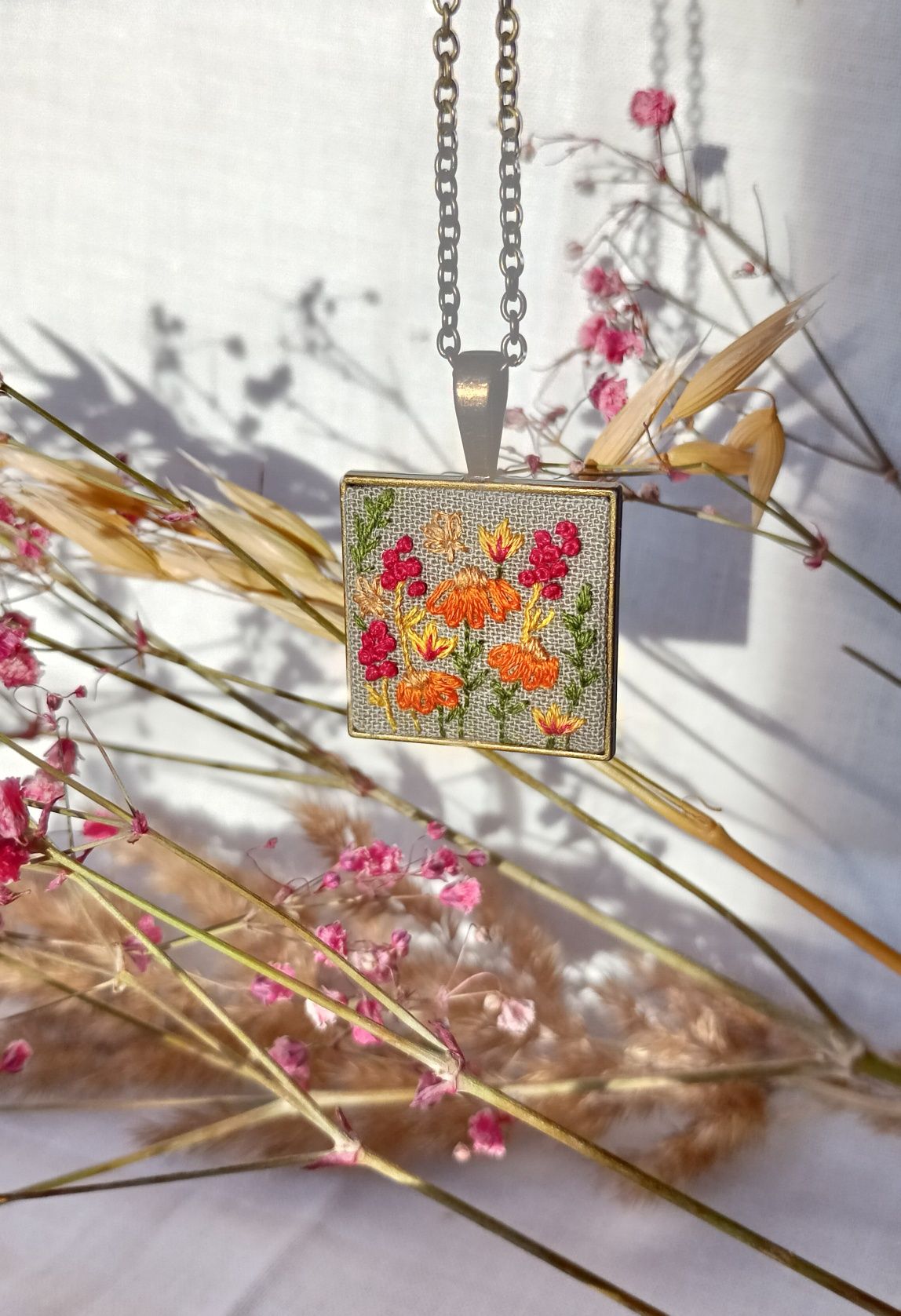 Haftowana biżuteria - naszyjnik handmade