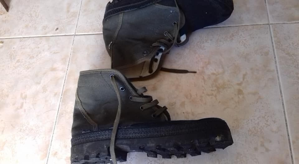 Botas de lona propria para usar na caça, n.39