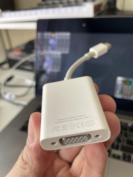Apple A1307 Mini DisplayPort to VGA Adapter