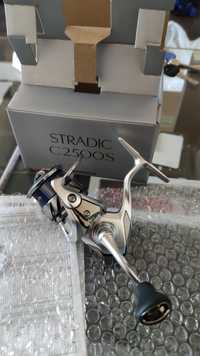 Shimano Stradic c2500s 23 року, вага 185 гр