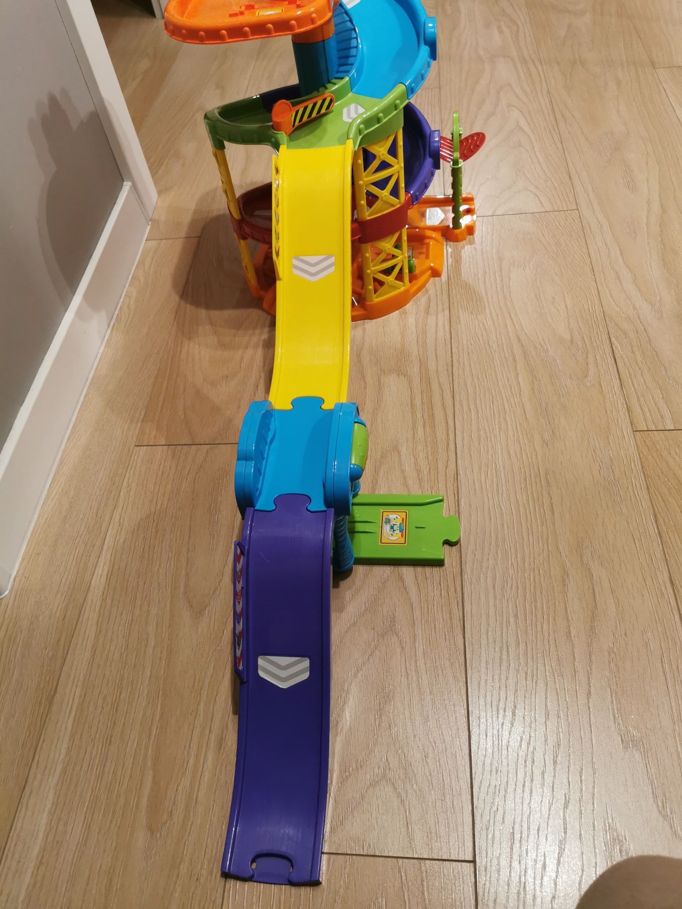 Wieża parkingowa Tut Tut Vtech