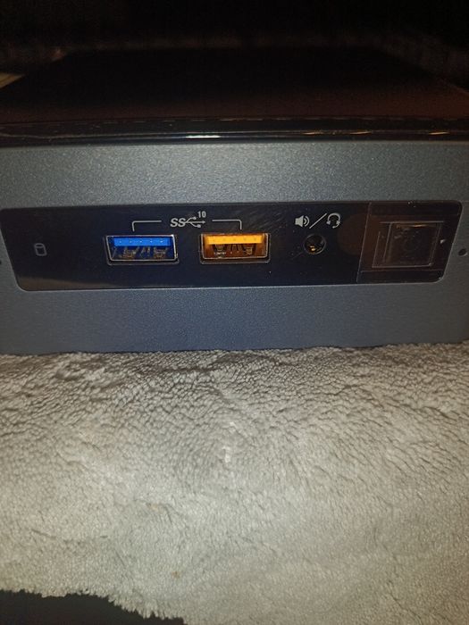 Mini Komputer Intel NUC8i5BEH  16GB Ram
