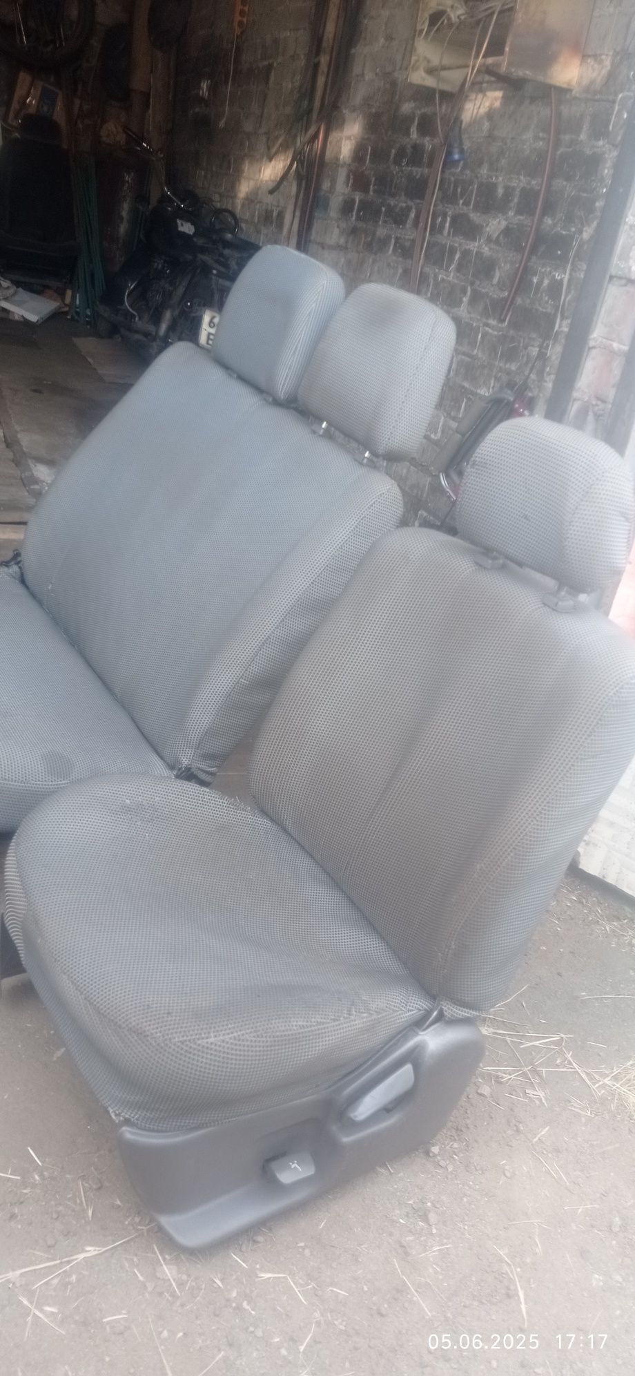 Продам сиденья на Бус