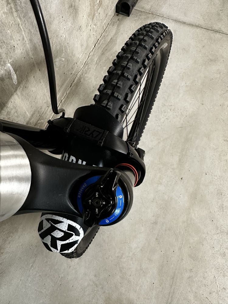 Commencal Meta AM V4.2 Race Eagle