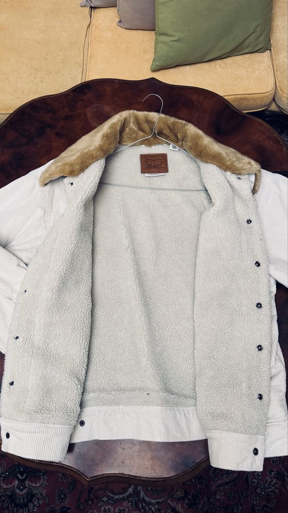 Levis Sherpa sztruks biala piękna