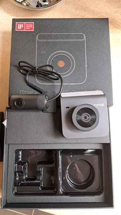 Rejestrator Dash Cam A400 + tylna kamera.