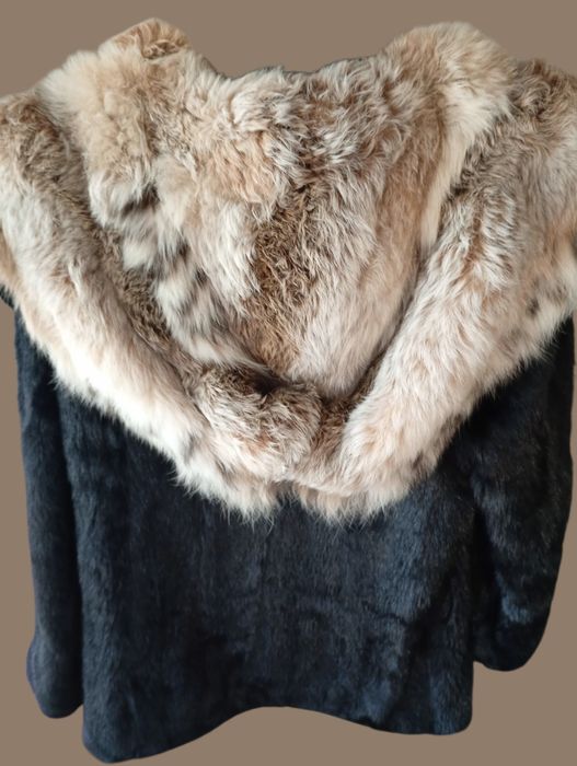 Дл 78см, в груди 108см. Норковая шуба с рысью. Полушубок