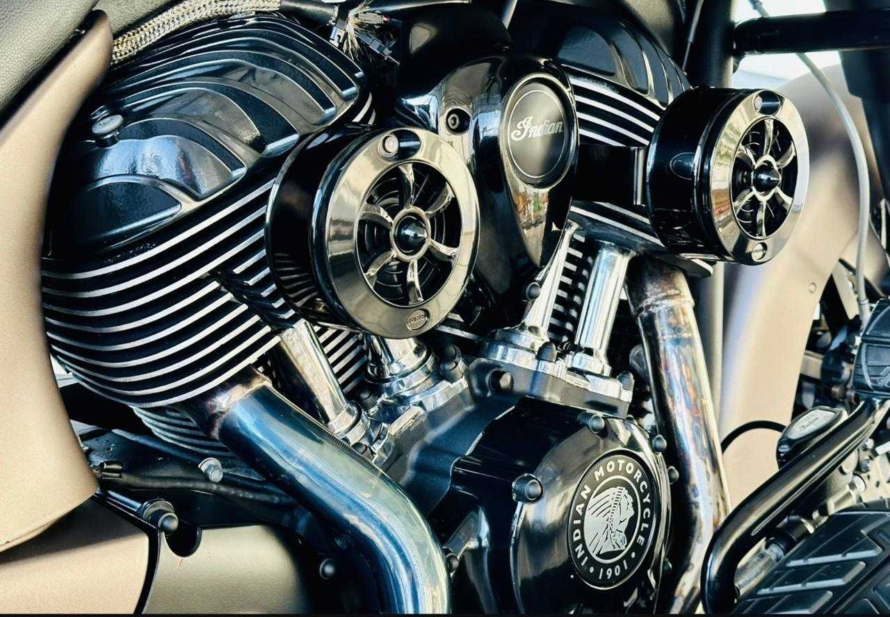 Мотоцикл Indian Chieftain Dark Horse 2019 рік