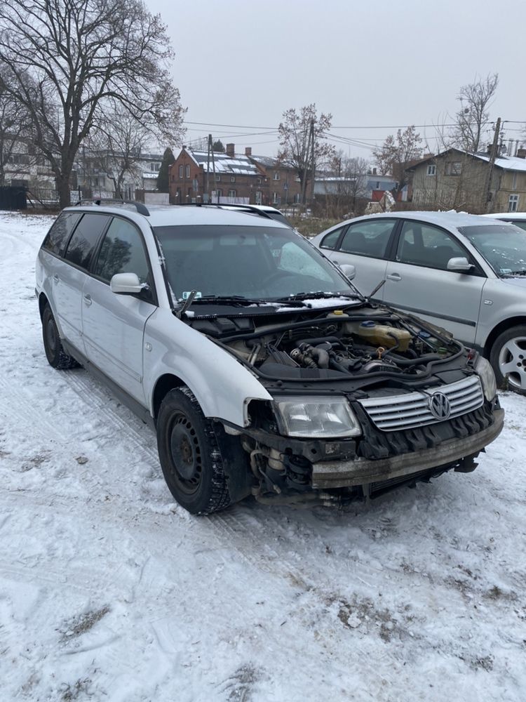 Passat B5 1.9tdi kombii na części