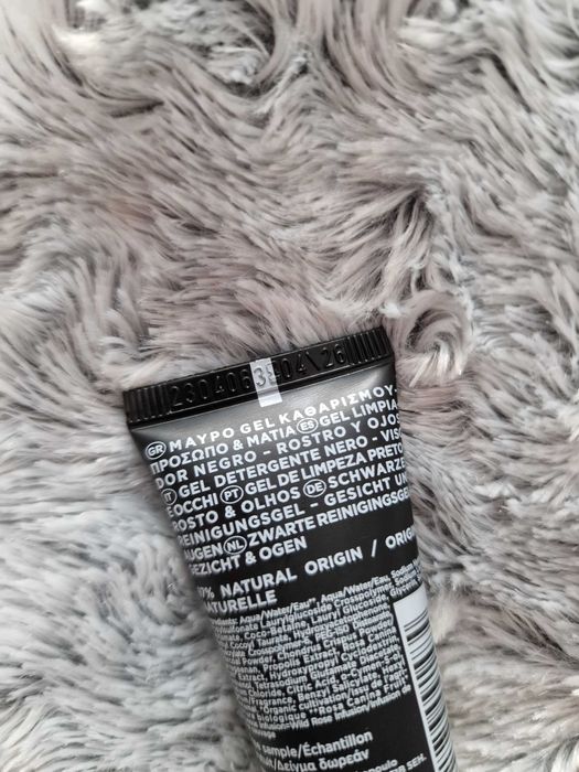 Żel oczyszczający do twarzy Black Detox Cleansing Jelly Apivita 15 ml