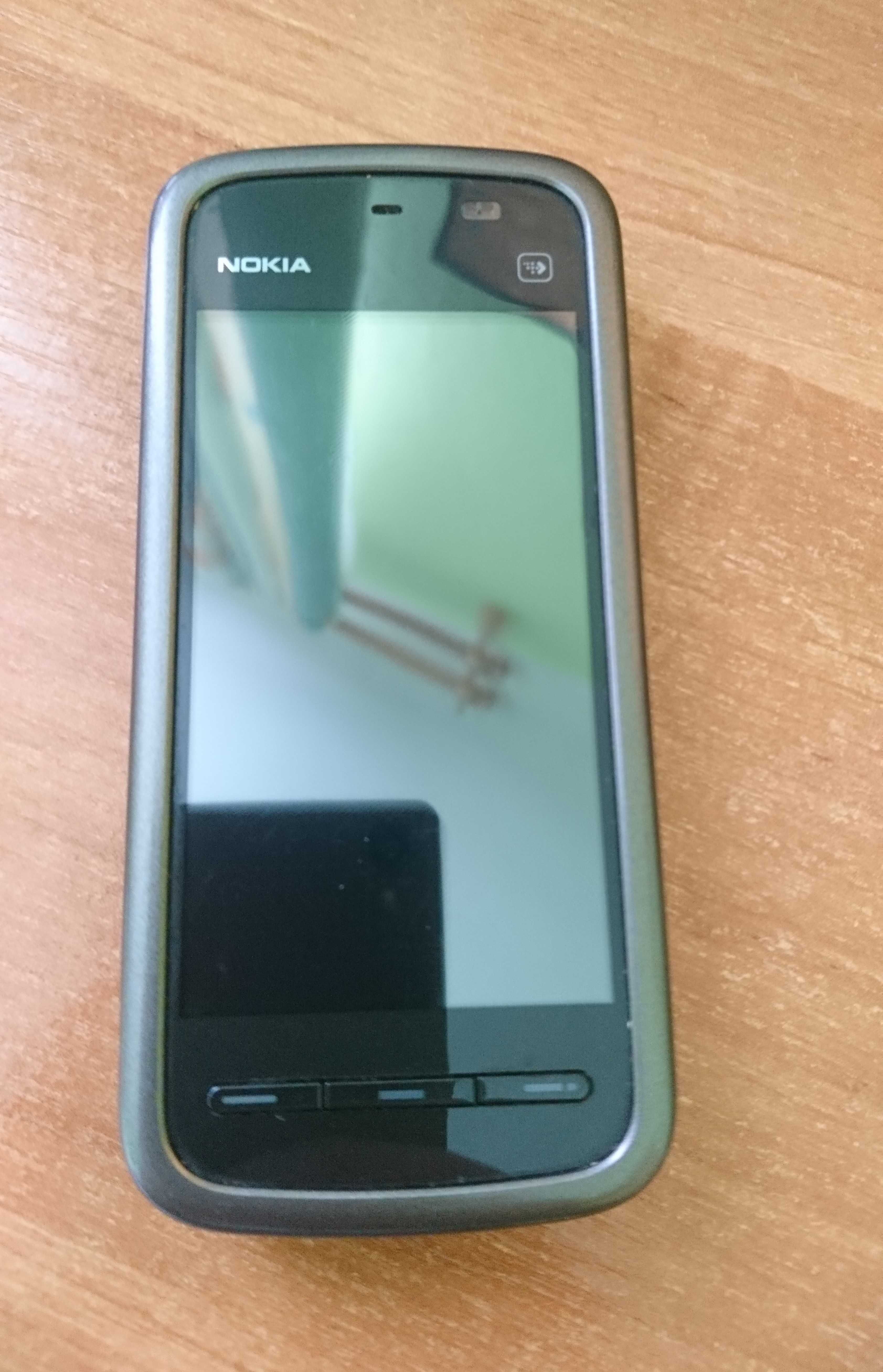 Nokia 5230 + cały zestaw, ładny sprawny egzemplarz dla kolekcjonera.