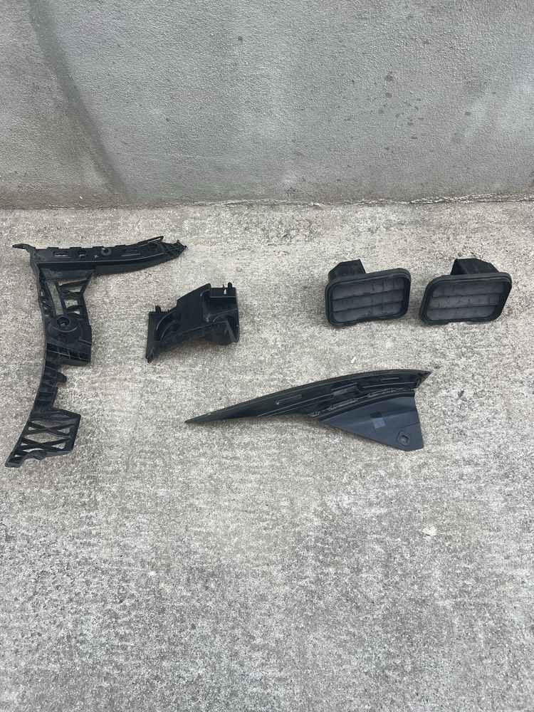 Varios plasticos mercedes w177