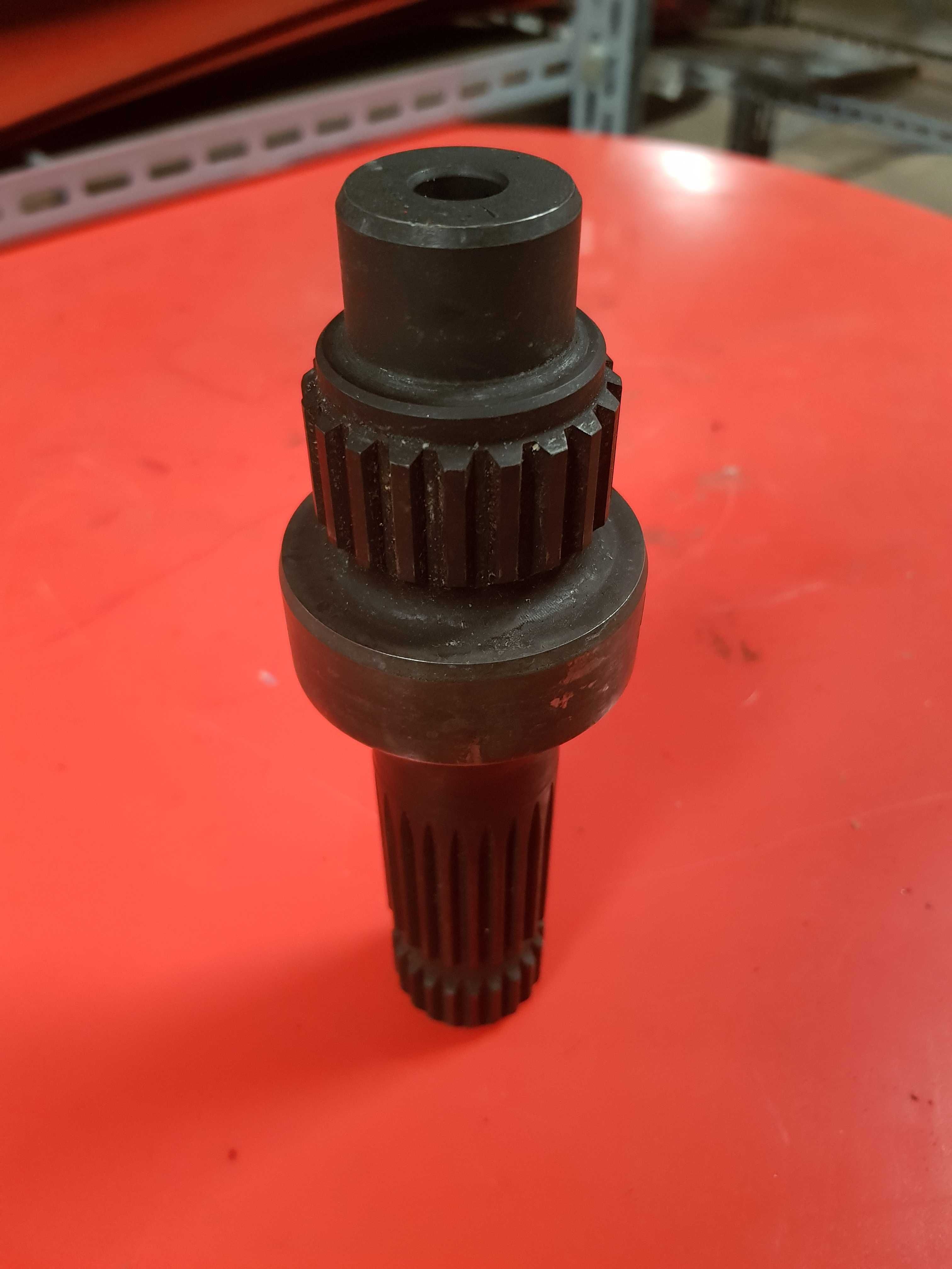 Wałek WOM CNH 471307.44 CASE 51826.13