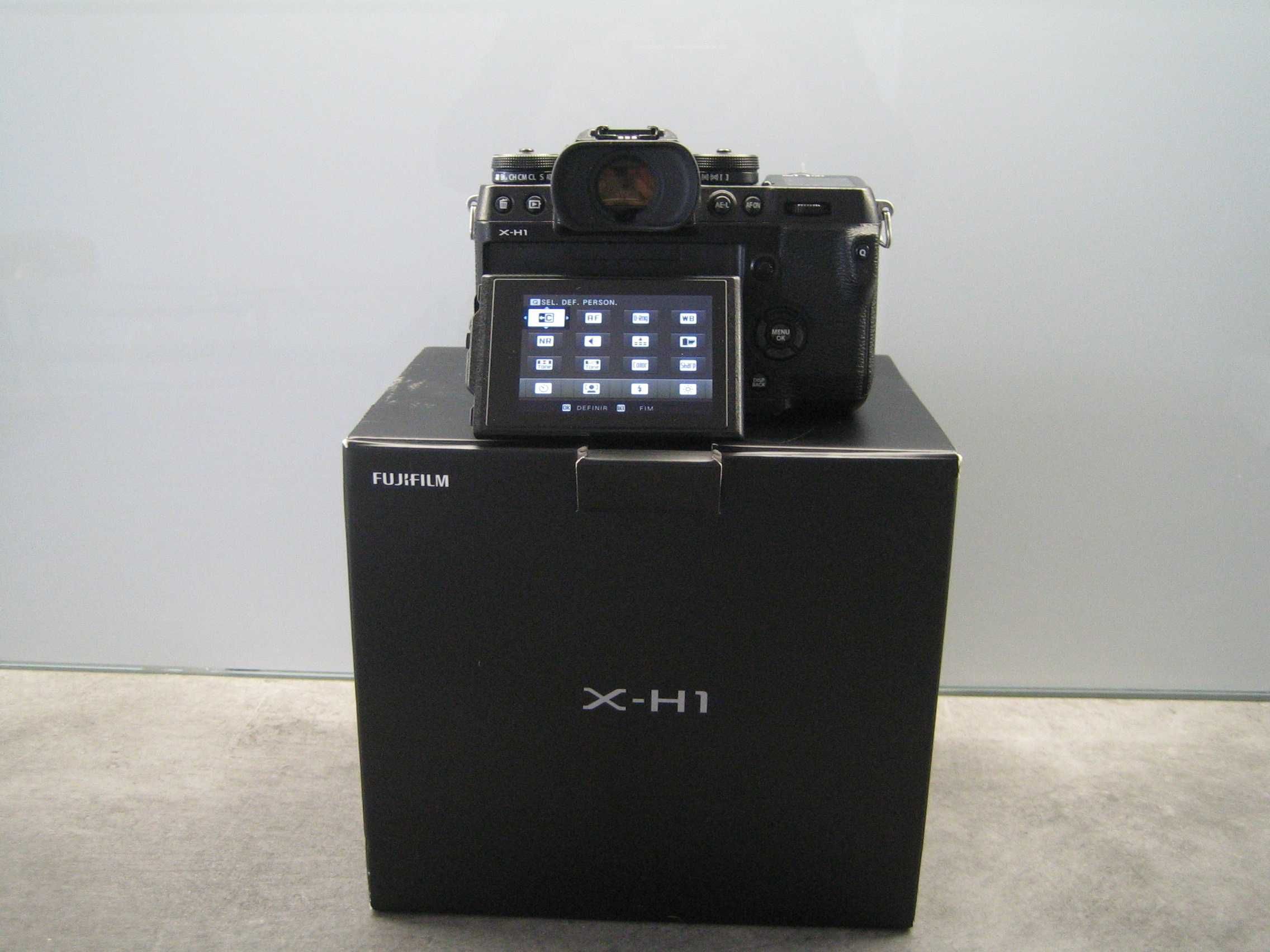Camara Fuji  XH 1   Bem cuidada e pouco uso