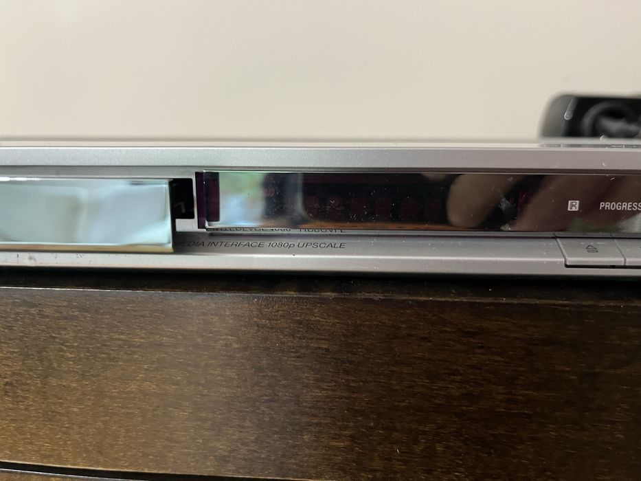 Odtwarzacz DVD Sony HDMI jest pilot