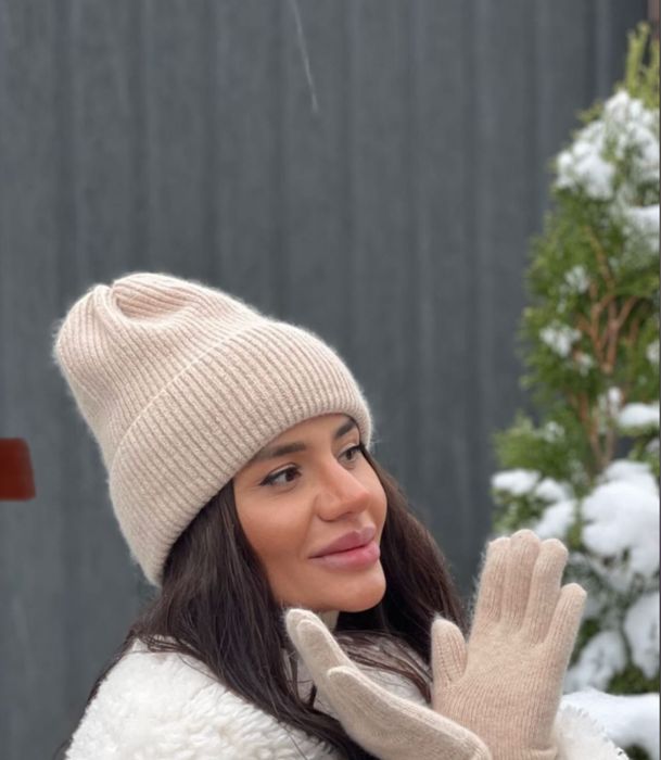 Зимова бежева ангорова шапка на флісі (дуже тепла)