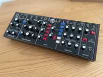 Behringer Model D - sytntezator monofoniczny stan bardzo dobry