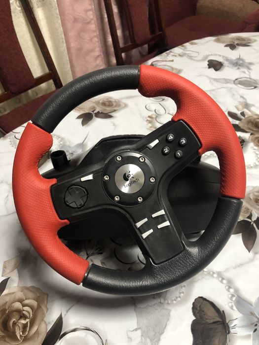 Ігровий руль Logitech на 720°