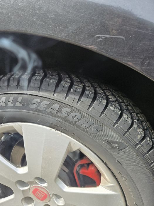 Okazjia nowe opony na felgach 16 5/110 mam oryginalne emblematy opla