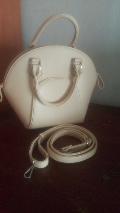 Жіноча сумка на руку (тоут , саквояж) молочного кольору