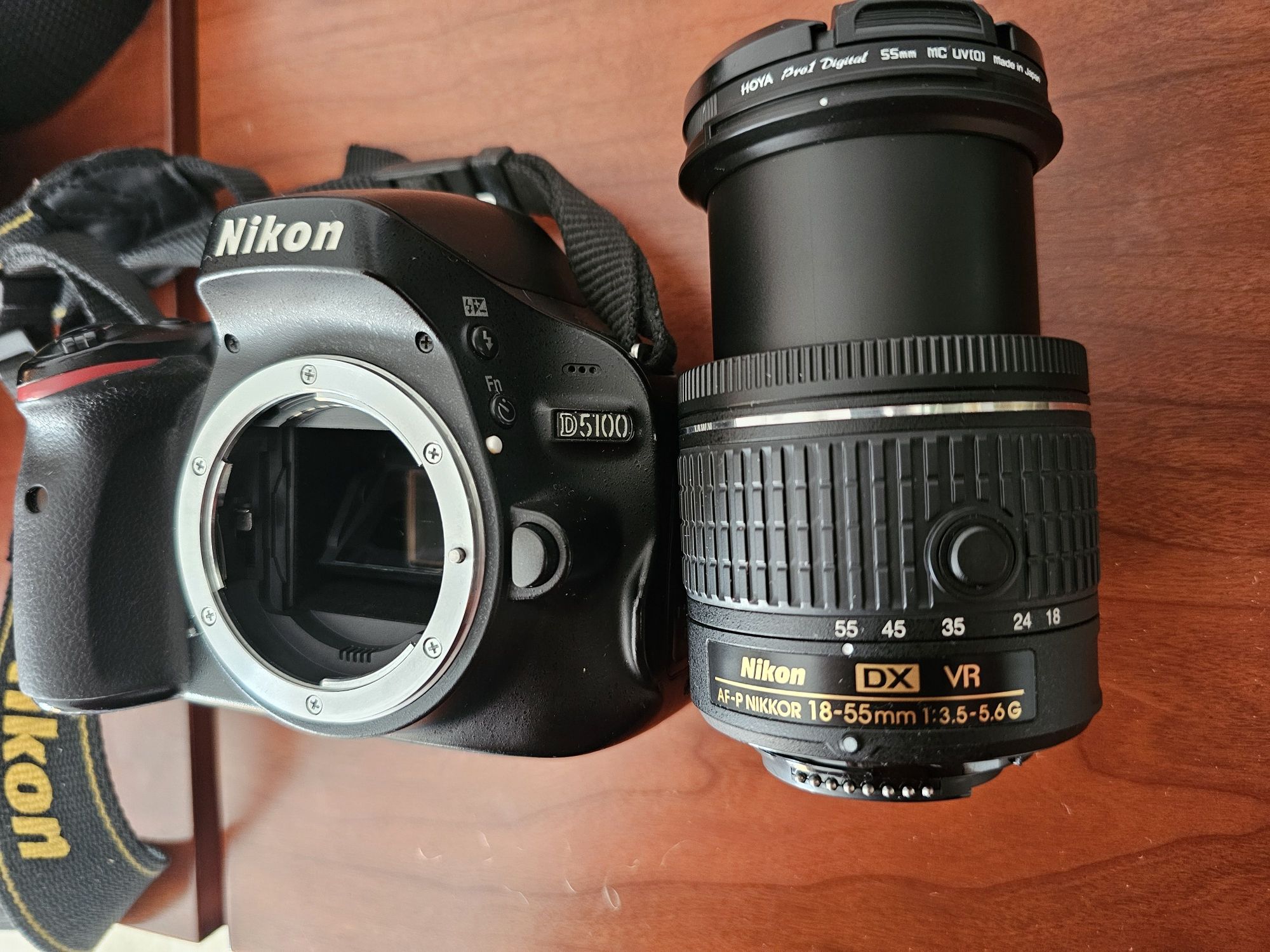 Câmara Digital Nikon D5100. Oferta cartão 4 GB
