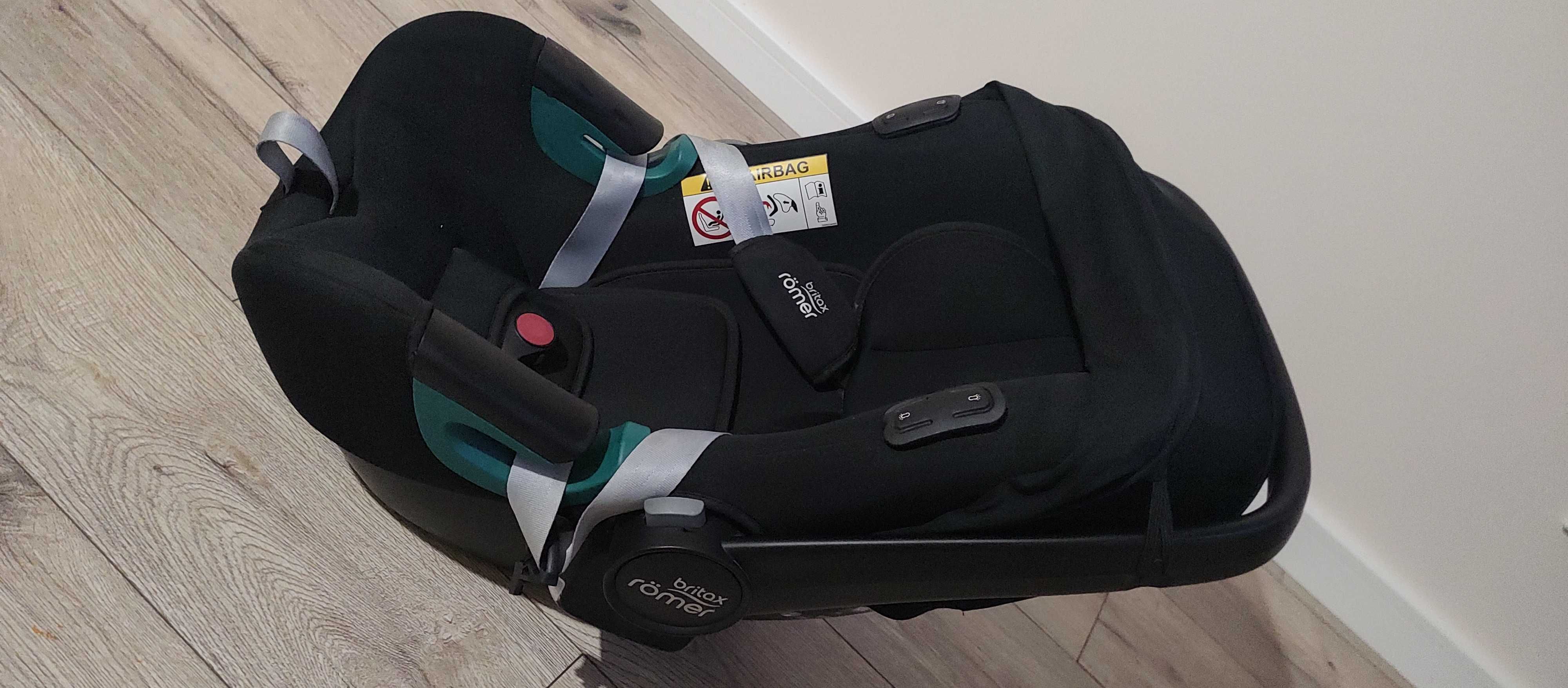 Fotelik Britax Römer Baby Safe iSENSE i-Size + baza