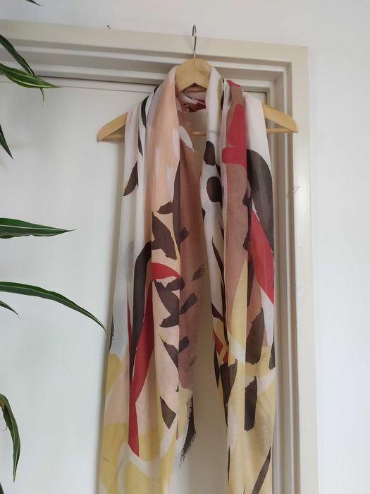 Conjunto casaco feminino tam. L/XL e lenço/echarpe da marca VilaNova.