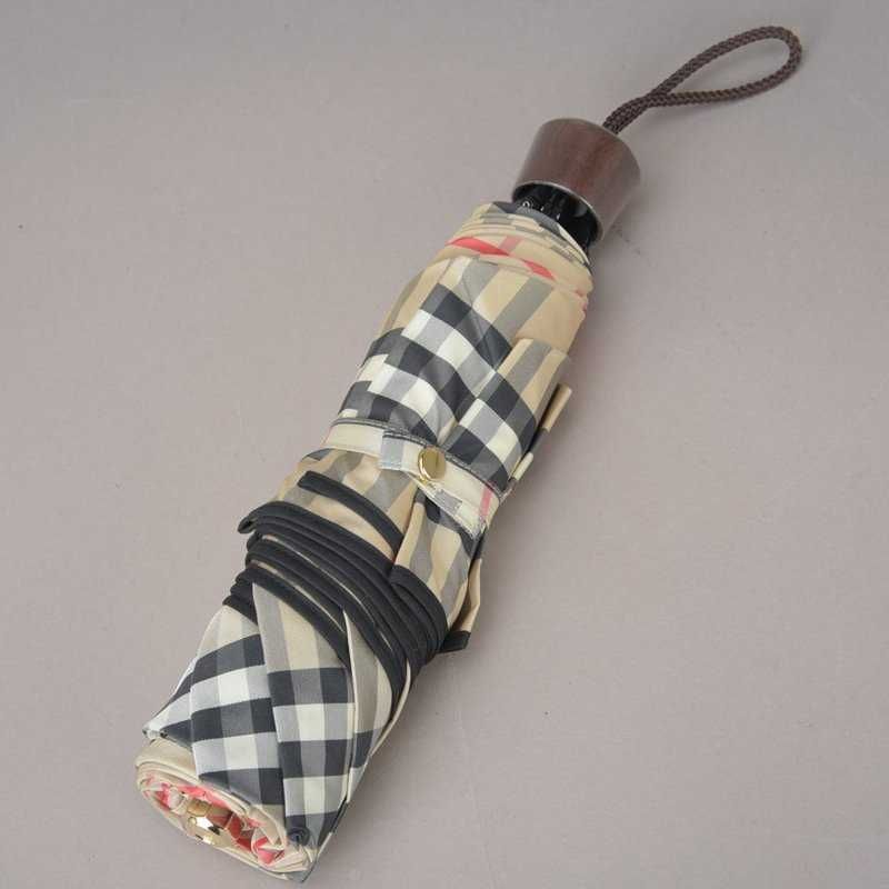 Burberry nowa składana parasolka w kratę nowe kolekcje