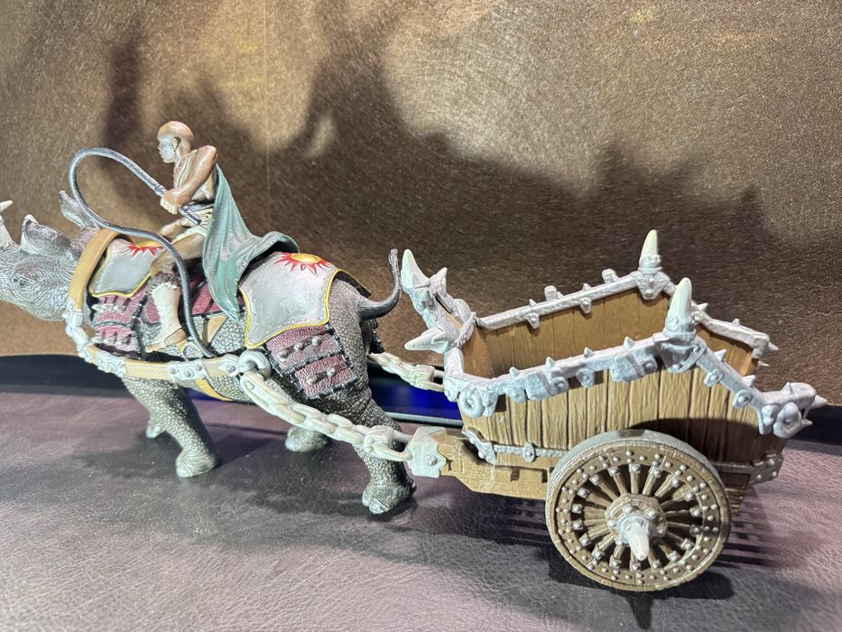 Schleich 70083 – Гладіатор-воїн з бойовим носорогом і колісницею