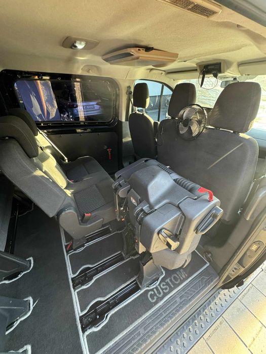 Ford Transit Custom 2.2 TDCI 100km prywatne 9 osobowy dwa komplety kół