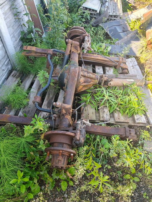 Most tylni z resorami Nissan CABSTAR 35.13 z 2008roku 2,5D 130KM