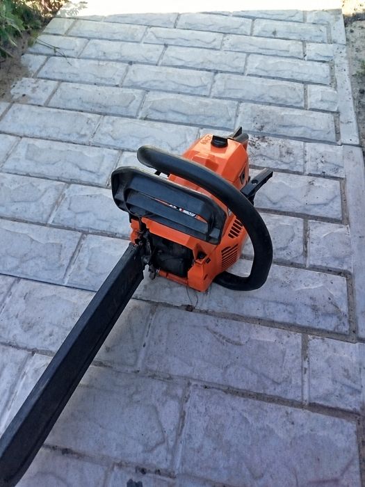 Продам бензопилу