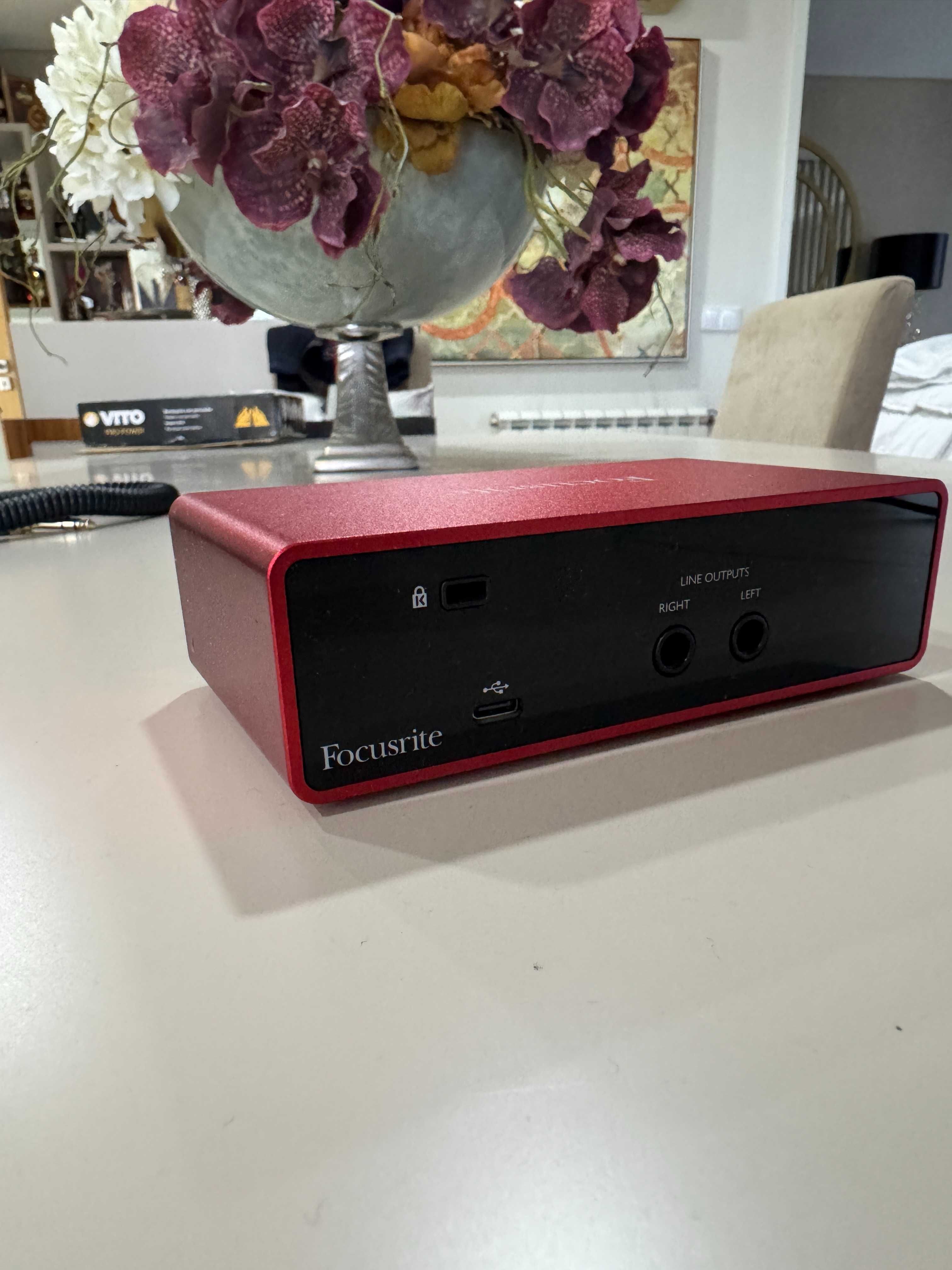 Focusrite Scarlett Solo 3ª Gen + Beyerdynamic DT 990 Pro