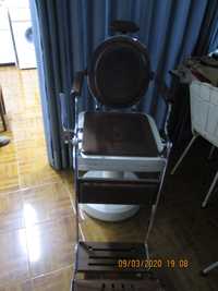 Cadeira de barbeiro de 1872
