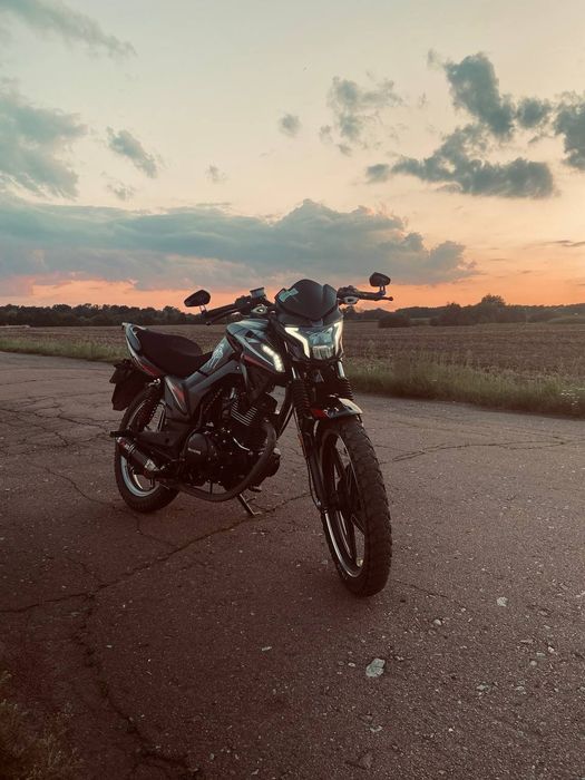 Продам мустанг 200