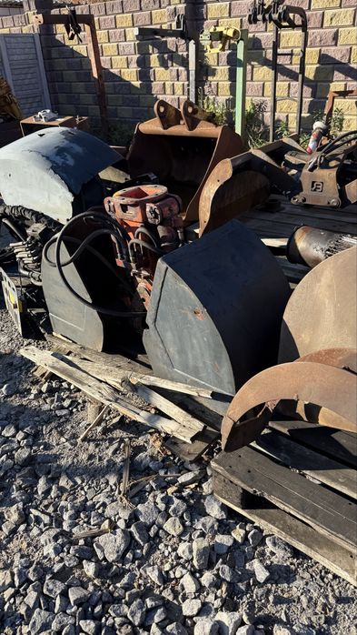 Ковш на кран маніпулятор